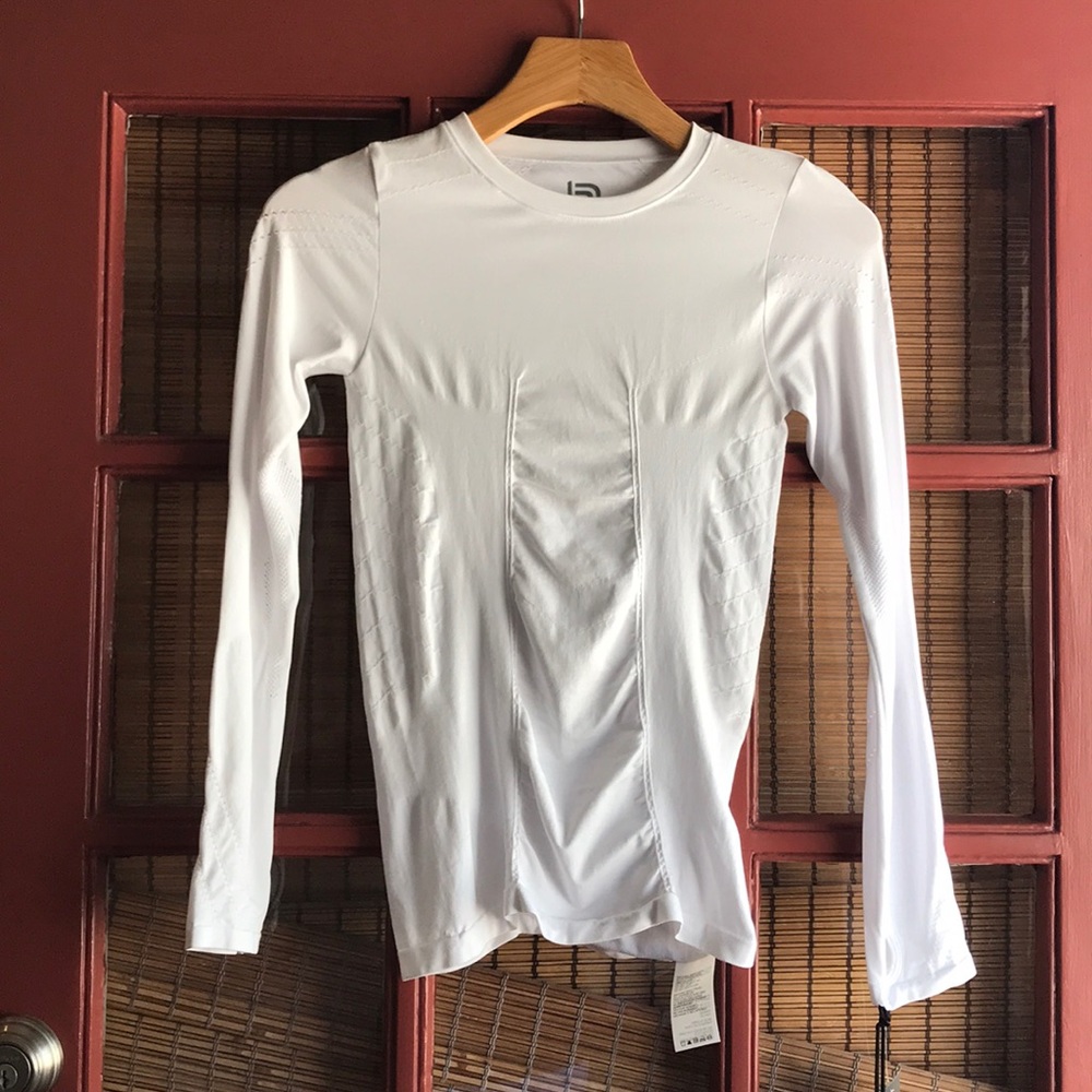 Blanc Noir magnetic top